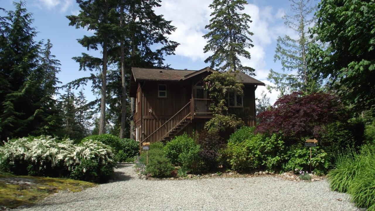 Secret Cove Cottage Suites Halfmoon Bay Extérieur photo