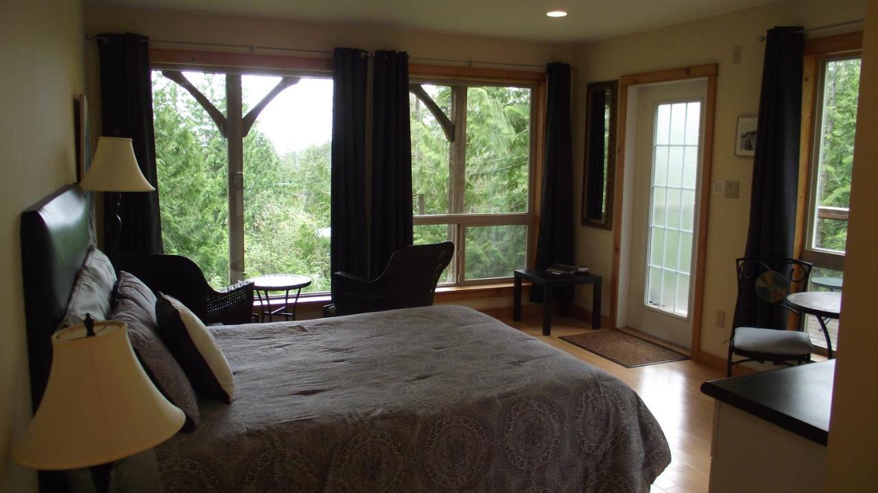 Secret Cove Cottage Suites Halfmoon Bay Extérieur photo