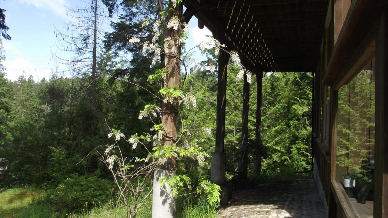 Secret Cove Cottage Suites Halfmoon Bay Extérieur photo